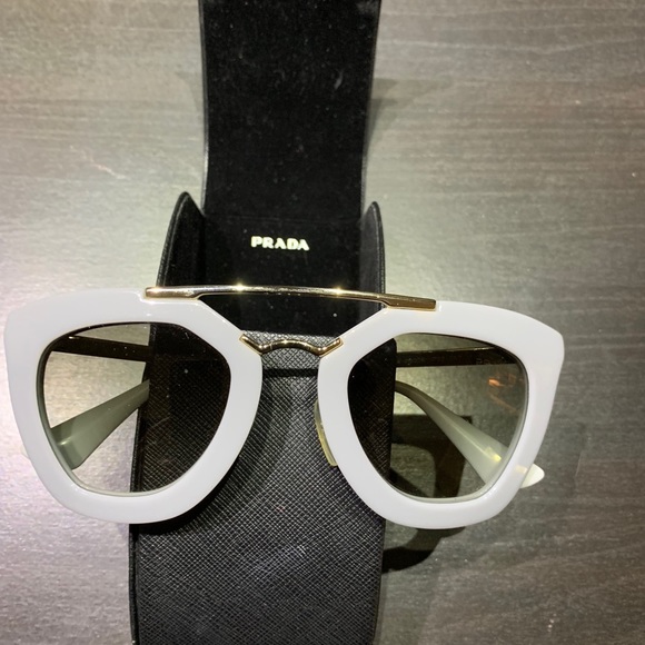 Prada sunglasses brand new used a few times - Picture 3 of 5